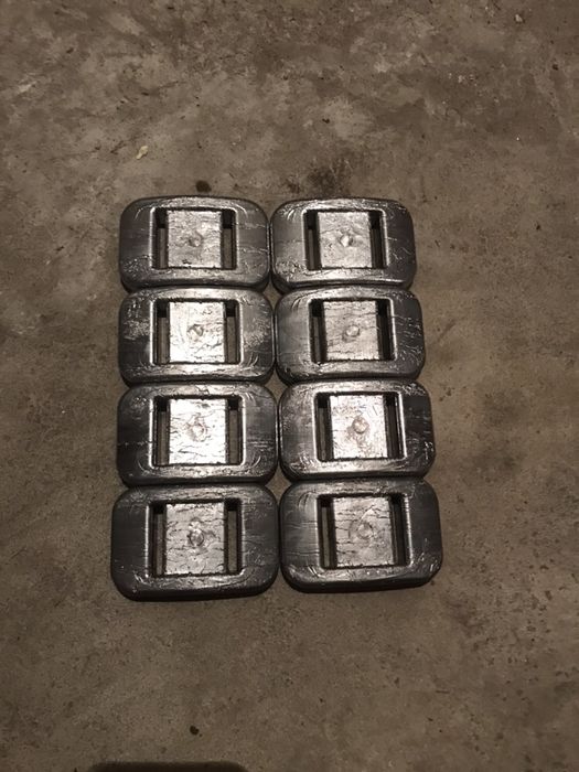 Balast nurkowy kafle 2 i 1 kg Ołów . Cena 60 zl za 2 kg i 35 za 1 kg
