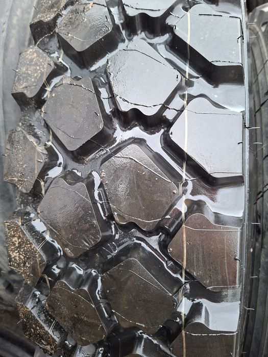 Kpl opon Michelin 9.00x16/255x100x16.