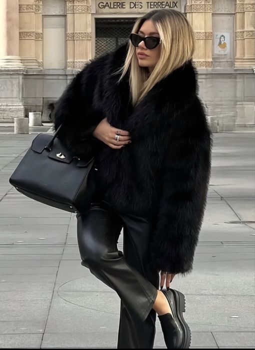 Чорна еко шубка під Zara