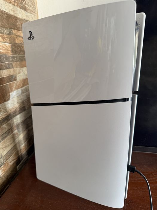 Playstation standard 5 + 2 comandos +ssd +3 jogos + fones playstation