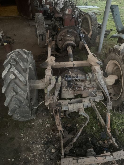 Незавершиний саморобний трактор