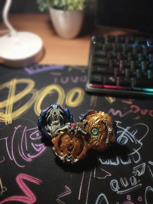 Beyblade 3 штуки