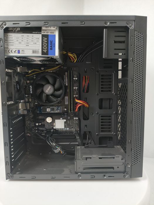 Ryzen,Komputer do biura/gier,Radeon™ Vega 3, 16 GB,SSD,Win 11 Pro