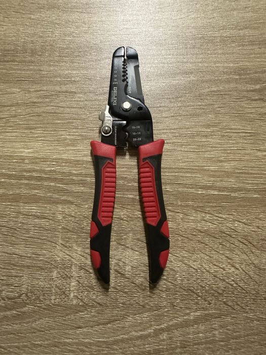 Alicate multifuncional