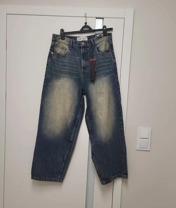 Ultra Baggy Jeans.