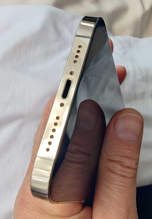 iPhone 12 Pro Max 256Gb разбит экран и зад, но полностью рабочий