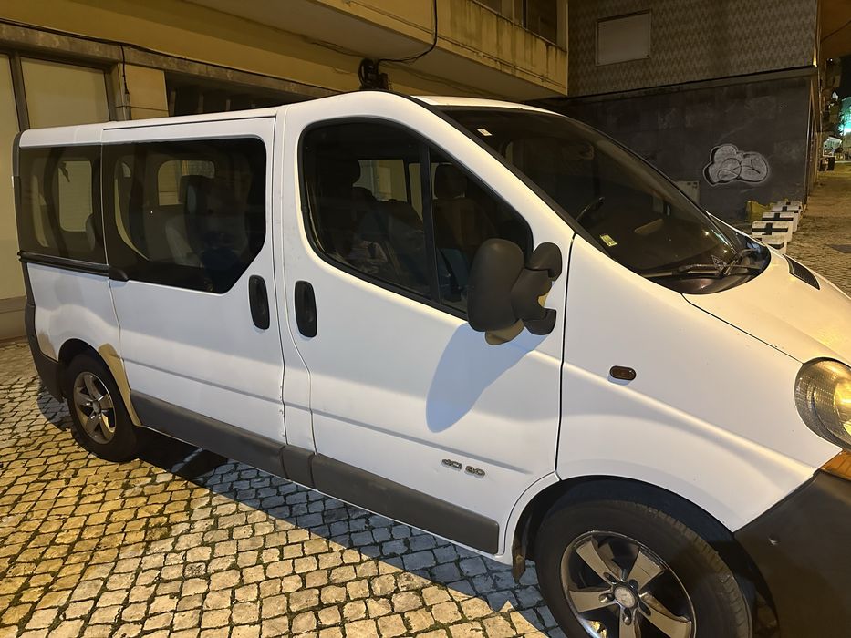 Vendo renault trafic 9 lugares
