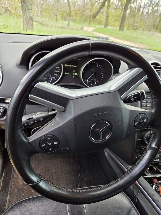 Мерседес M-Class 2009