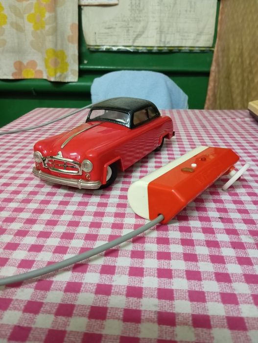 Игрушки машинки СССР. Машинка на управление