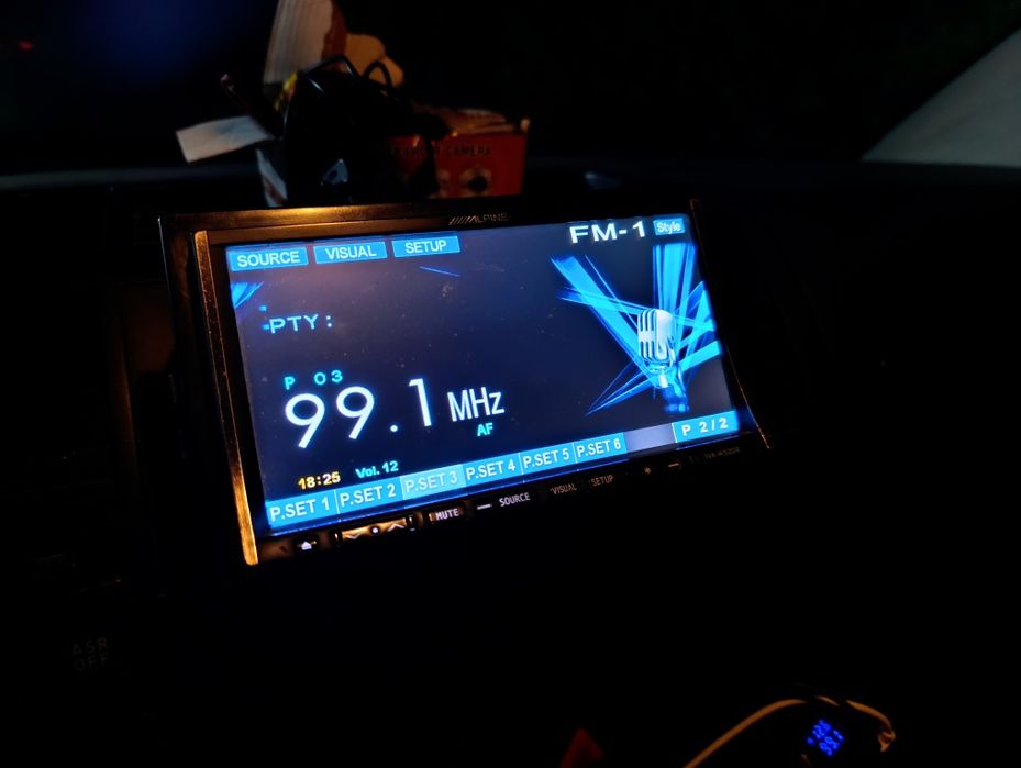 Radio Alpine DVD...DIVx 7"