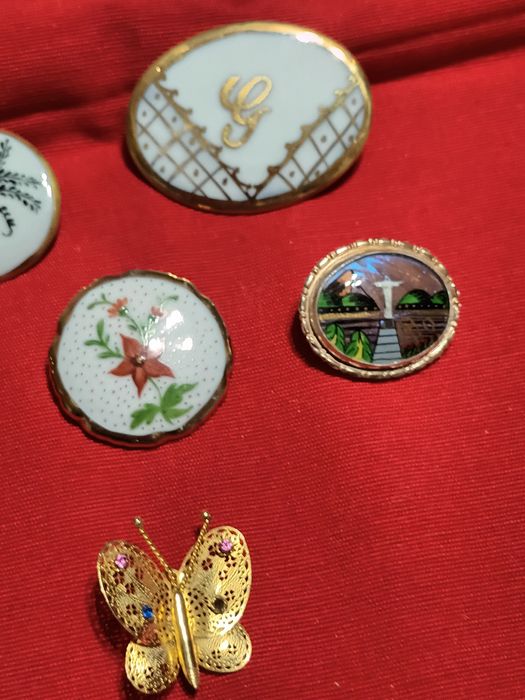 Lote de pregadeiras porcelana e metal