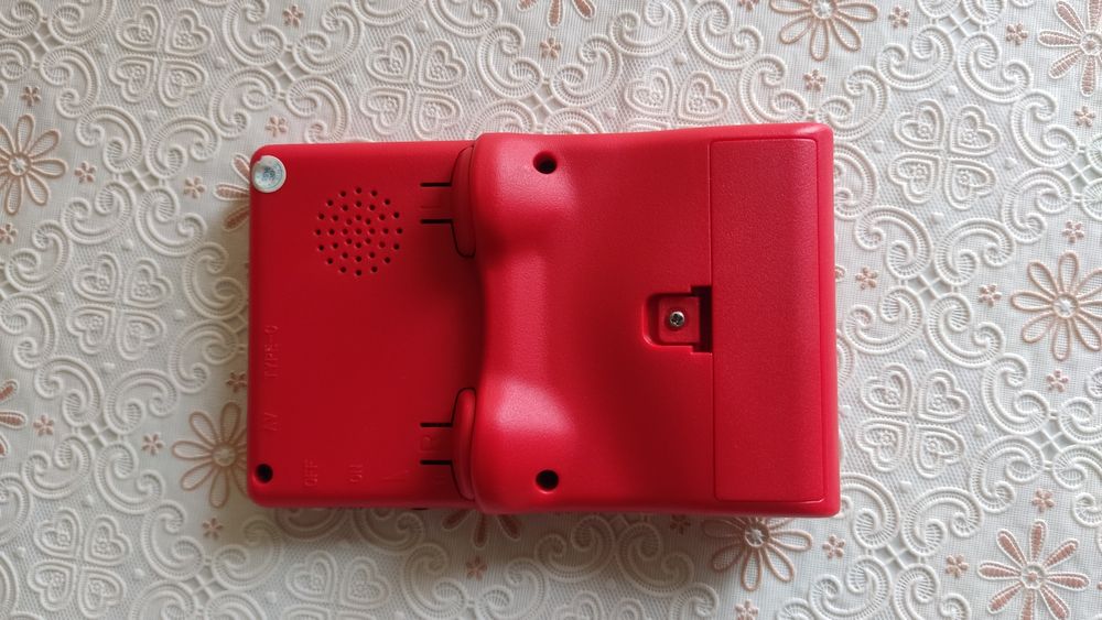 Продам игровую консоль gb300