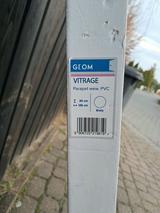 Parapet wew. biały PCV Vitrage szer. 30, dł. 126 cm