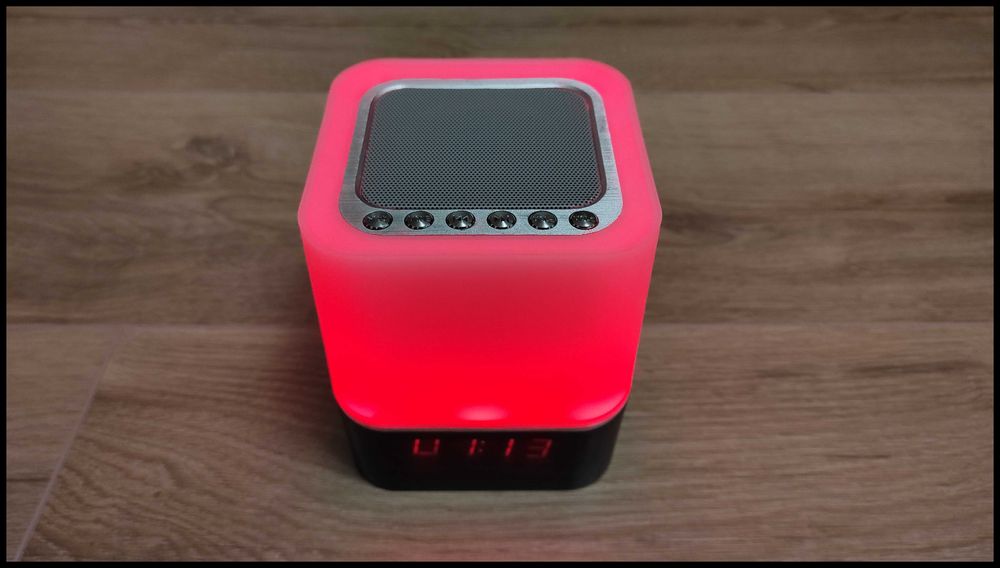 Продам блютуз колонку + світильник + годинник + будильник + mp3 плеєр.