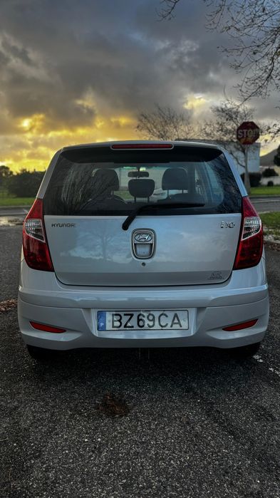 i10 Ano 2011 • 1 dono • AC • Livro de Revisões • Motor 1.1