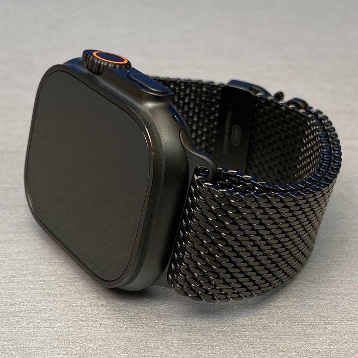 Apple Watch Ultra 2 (Black Titanium) – 49 mm – Titanium Milanese Loop64284413587075122