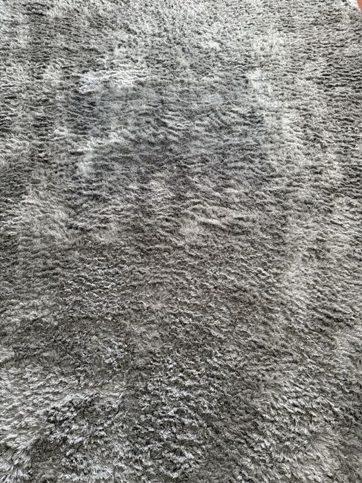Carpete grande cinzenta