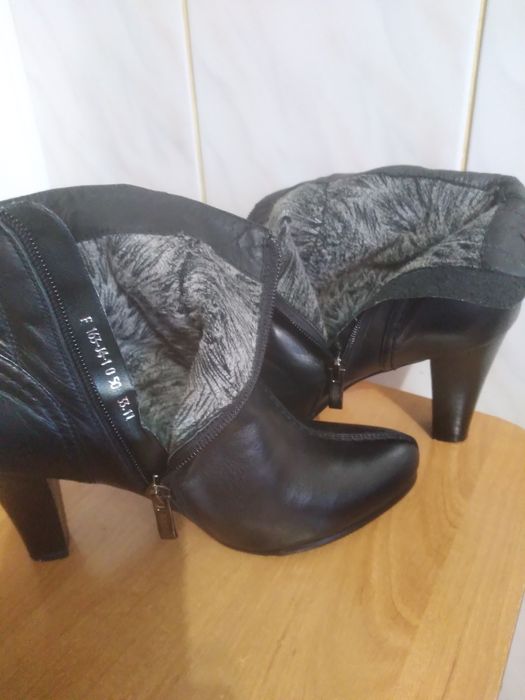 Продам жіночі осінні черевички