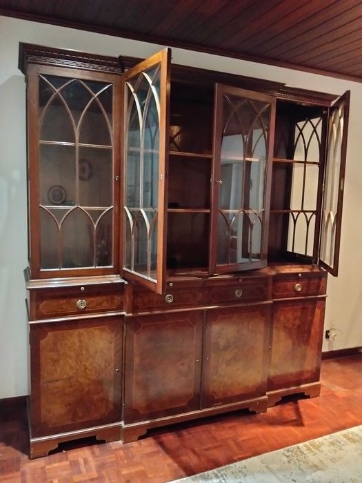 Armário vitrine/cristaleira