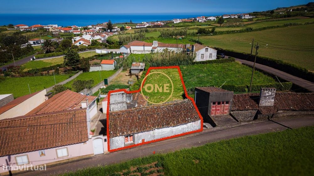 Moradia com Terreno e Potencial de Valorização | Lomba da Fazenda – No