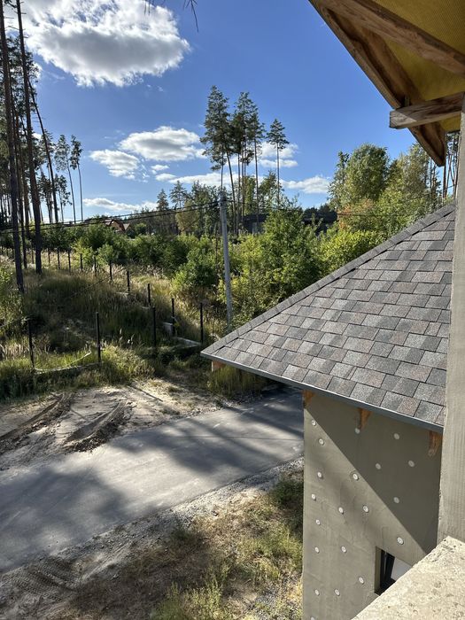 Продаж будинку в Стоянці, 245 м2 з гаражем та соснами на ділянці