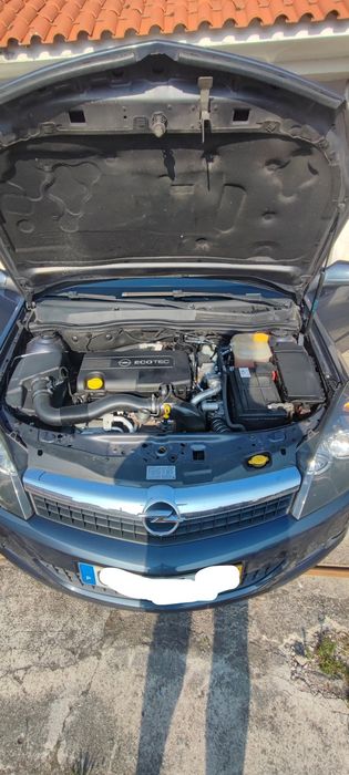 Opel Astra GTC — fotografia 4