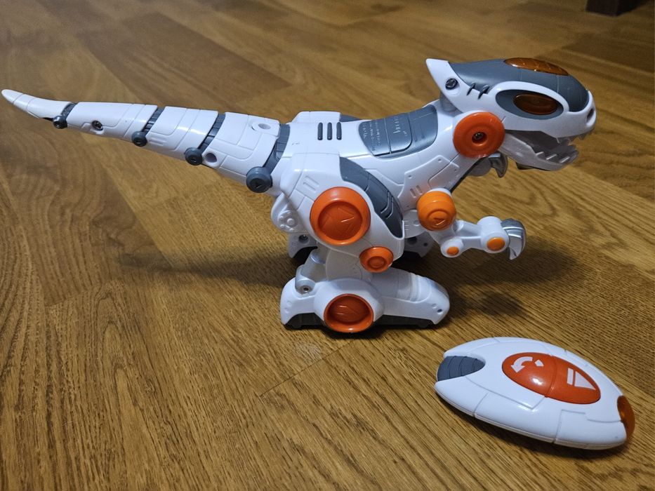 zdalnie sterowany dinozaur Smiki na pilot jeżdżący