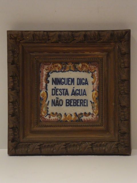Azulejo Falante antigo emoldurado