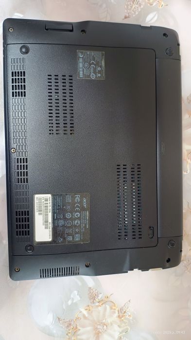 Нетбук Acer Aspire one 725