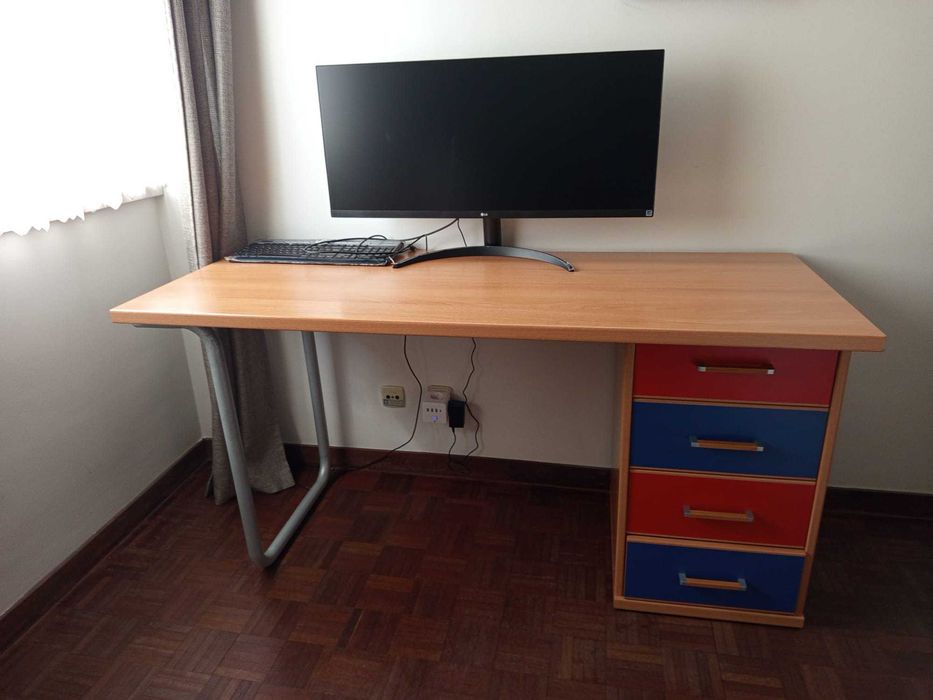 quarto completo criança/jovem 200€