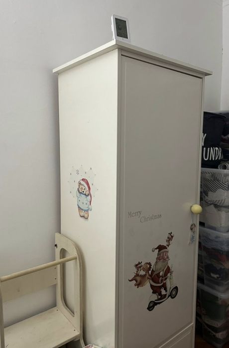 Roupeiro branco de criança