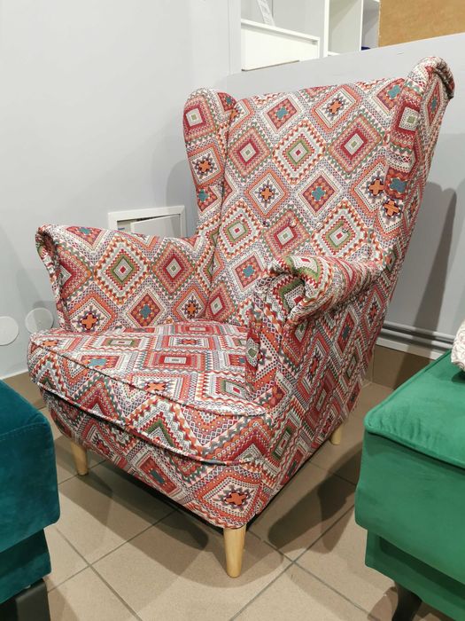 Fotel uszak kwiaty kolory hiszpański żakard