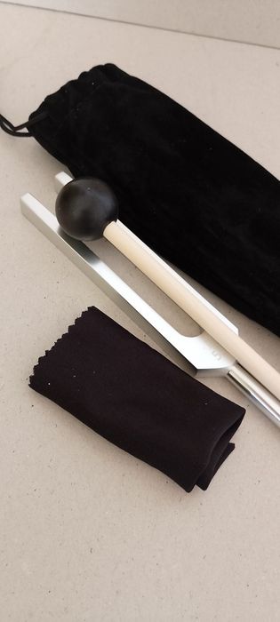 Kamerton 528 z zestawem akcesoriow