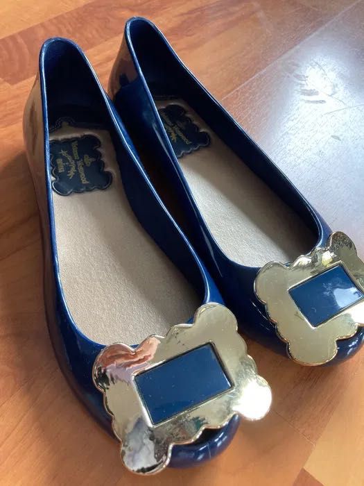 Melissa Vivienne Westwood r. 40