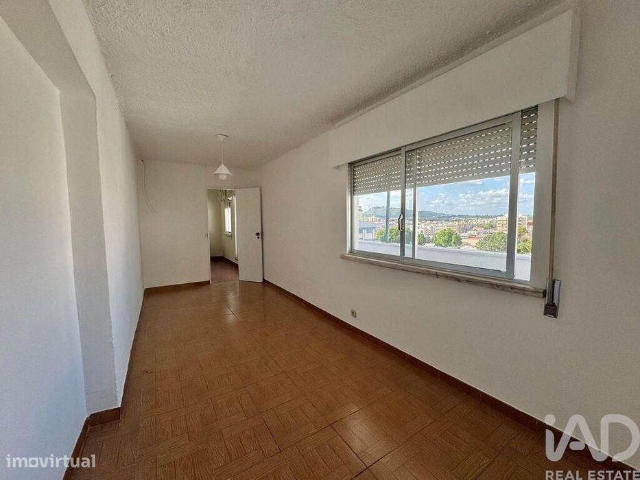 Apartamento T2 em São Sebastião de 90 m2