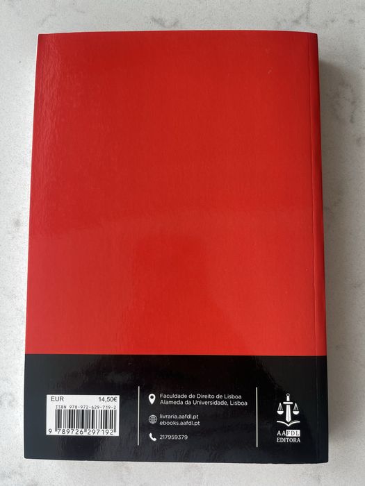 Livro - Casos práticos de Direito Constitucional Português