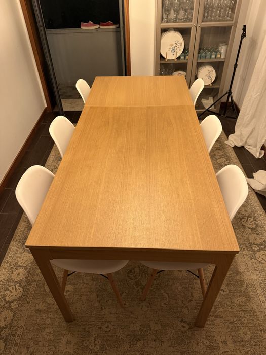 IKEA beige extendable dining table (4 to 6 seats) – Excellent condition64564411516161122