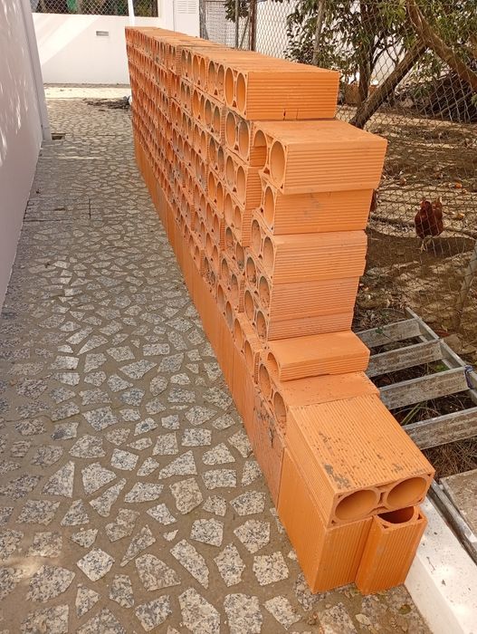 Garrafeira dupla de tijolo(barro)