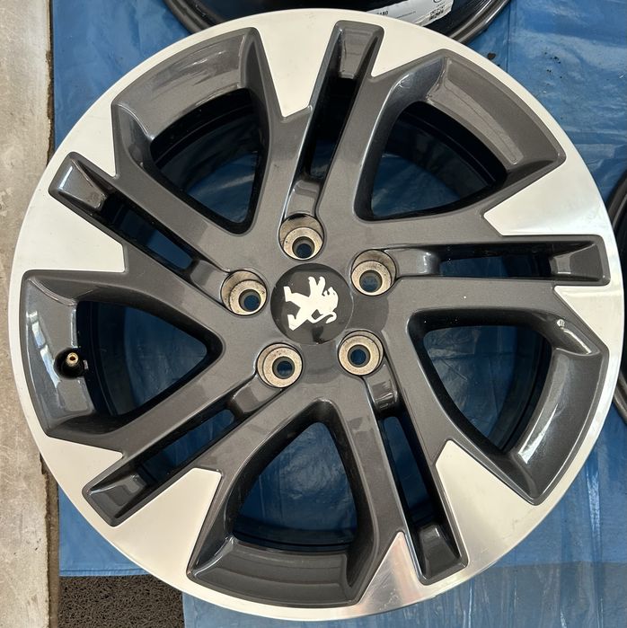 161 Felgi Peugeot R 17 5x108 otwór 65 Bardzo Ładne