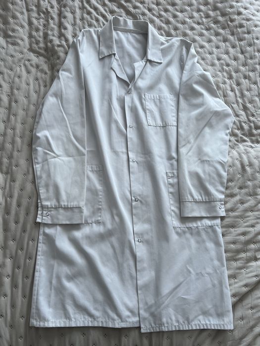 Biały fartuch medyczny