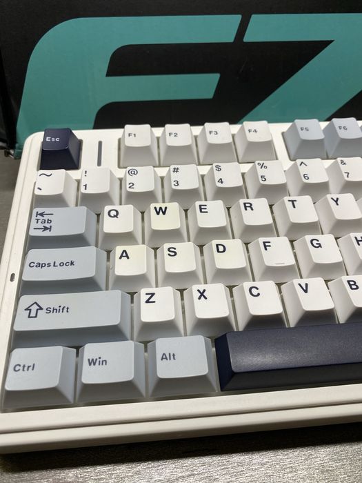 Продам механічну клавіатуру Aula f75