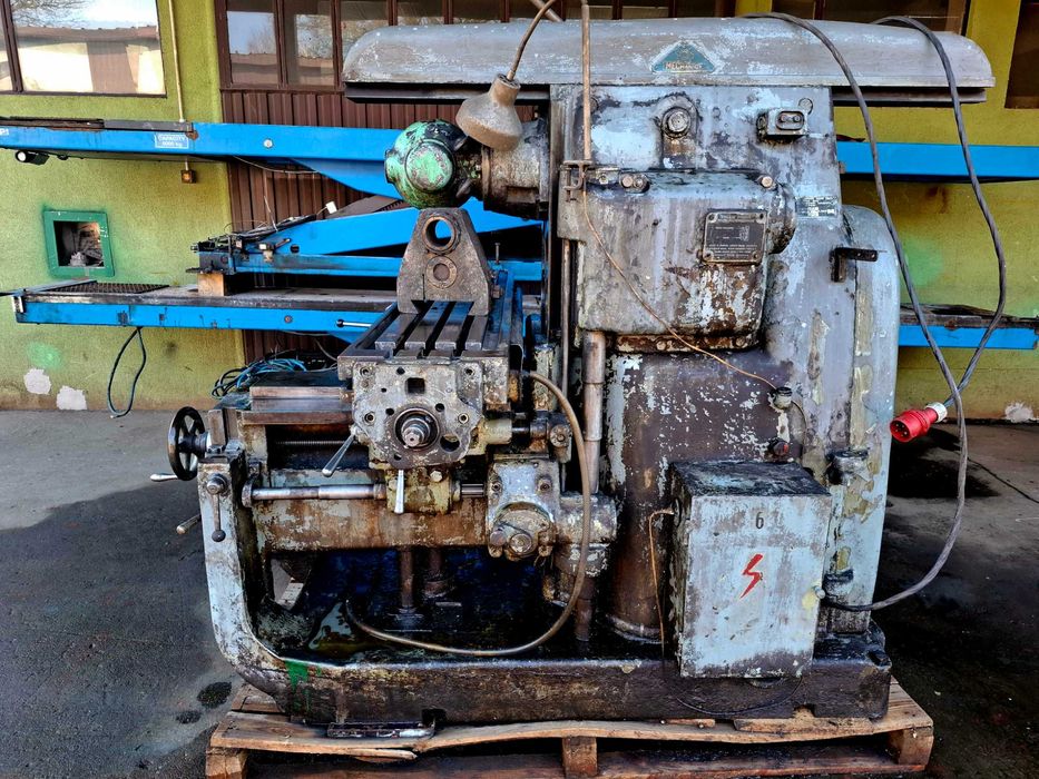 Solidna Polska Frezarka Mechanicy Pruszków – Sprawna!