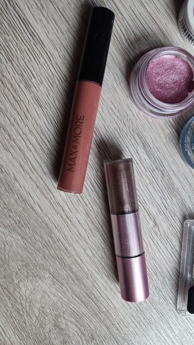 Zestaw kosmetyków do makijażu cienie Loreal Chroma Wibo Bell  6 sztuk