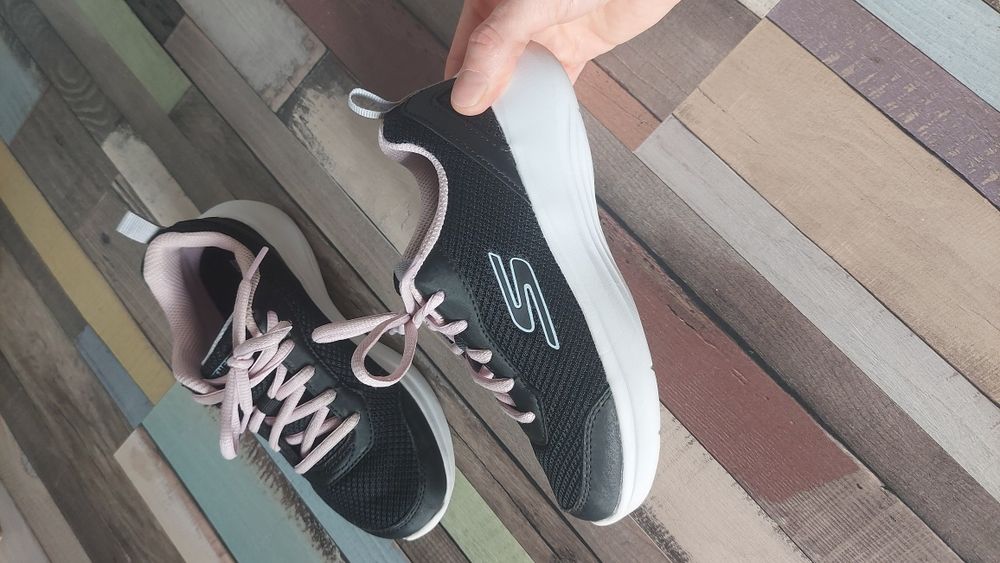 Кросівки на дівчинку Sketchers 29 р. 20 см.