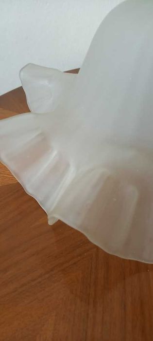 Duży klosz z kryzą z matowego szkła. Wysyłka, dostawa gratis
