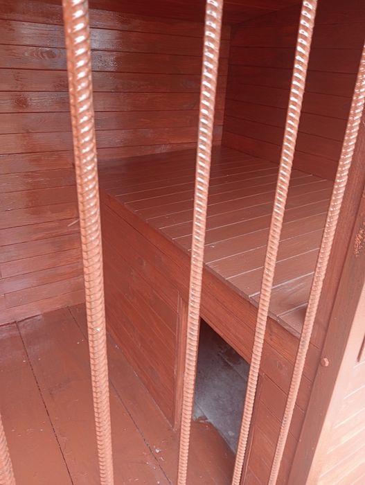 Продається дерев'яний вольєр для собаки