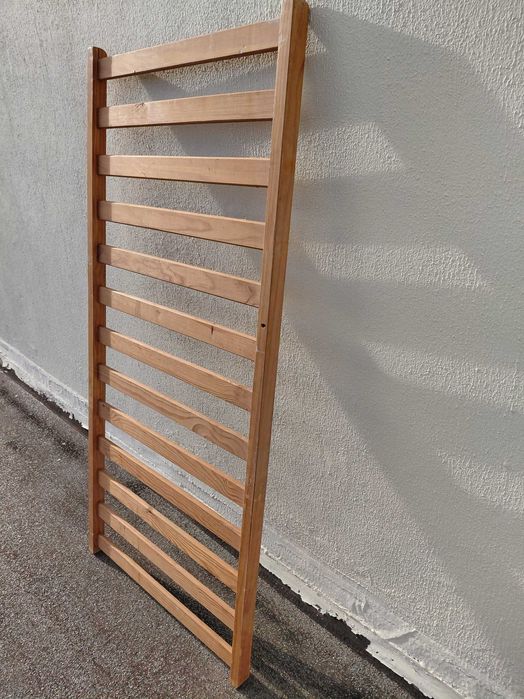 Estrado para Cama Criança em Madeira