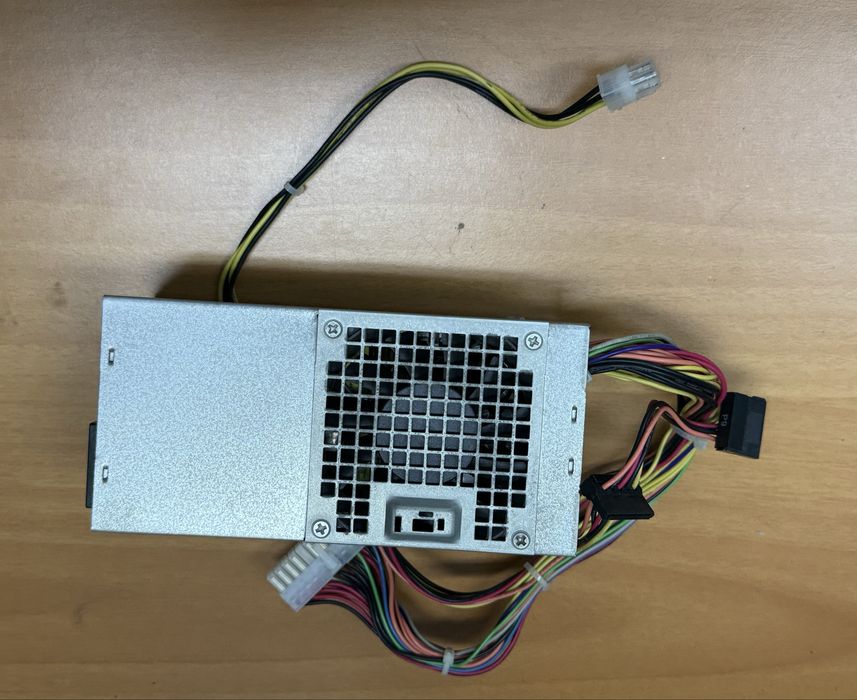 fonte de alimentação Dell com potência de 250W