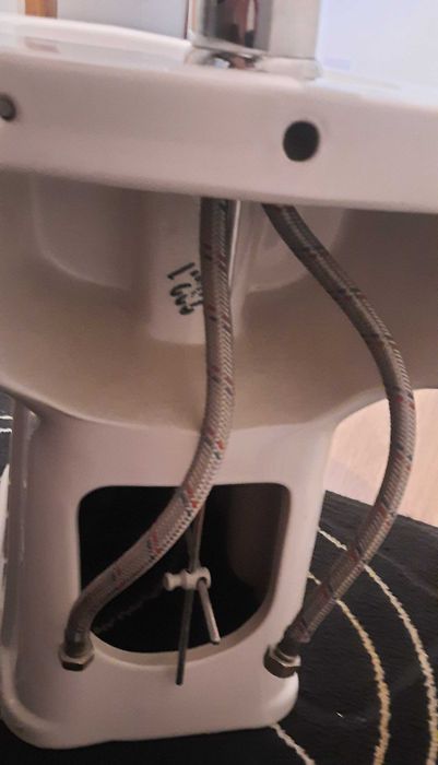 Bidé Sanindusa com torneira