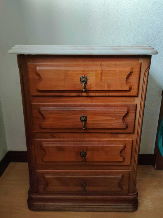 Mobília de quarto maciço